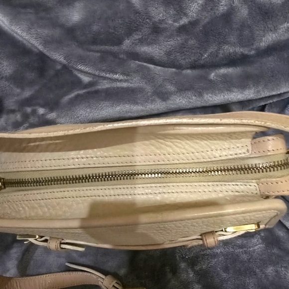 Dooney & Bourke Vintage Cream Leather Shoulder Bag with Buckle Rare - Picture 11 of 12